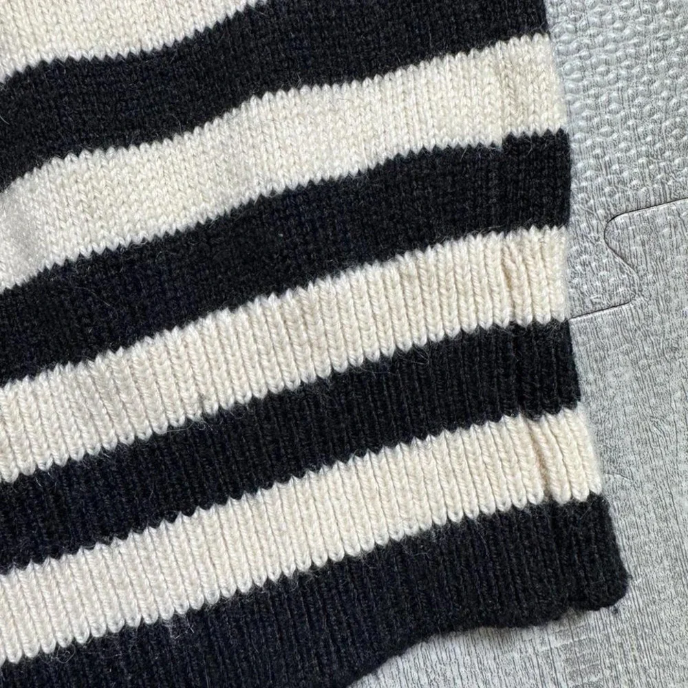 H&M‎ Striped Mock Neck Knit Sweater Women's Medium - Picture 5 of 6